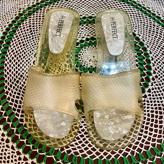 Perfect, Clear Plastic Kitten Low Heels Sandals Size-9