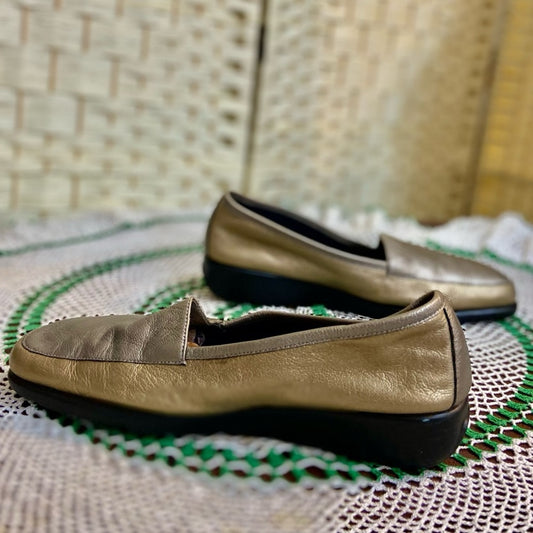 What’s What Aersoles 2-Tone Gold Flat Shoes Loafer Size- 9