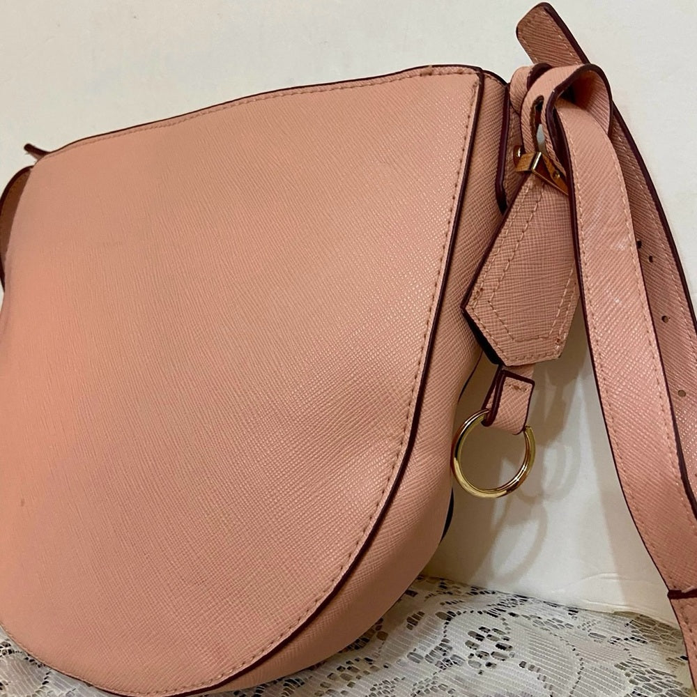 A New Day Pink Leather Crossbody Bag ( 9.5in x 9in x 2in)