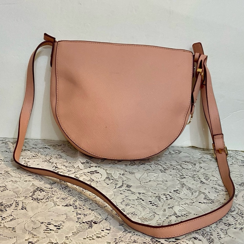 A New Day Pink Leather Crossbody Bag ( 9.5in x 9in x 2in)