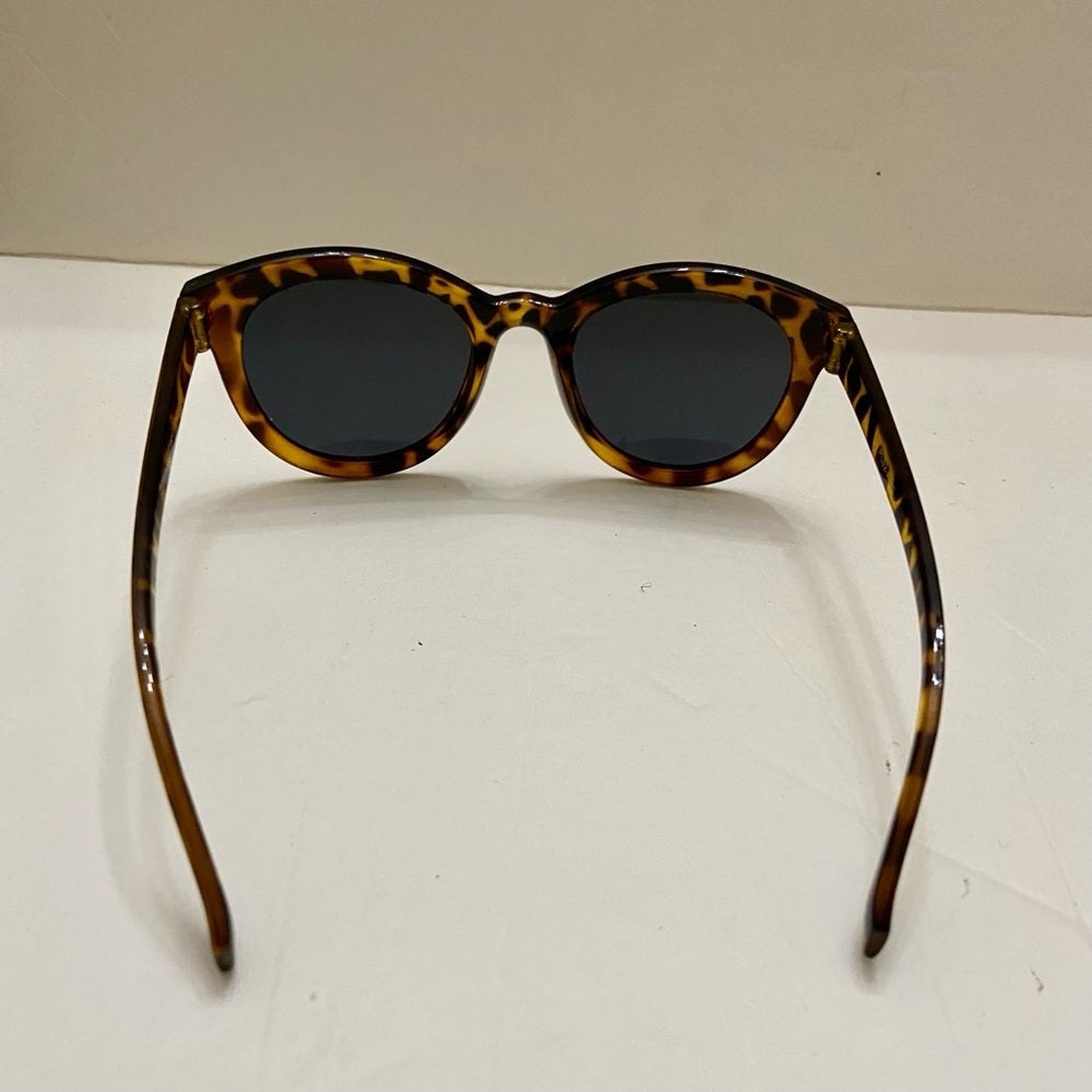 Vintage, Cat Eye Brown Tortoise -Leopard Sunglasses with Case