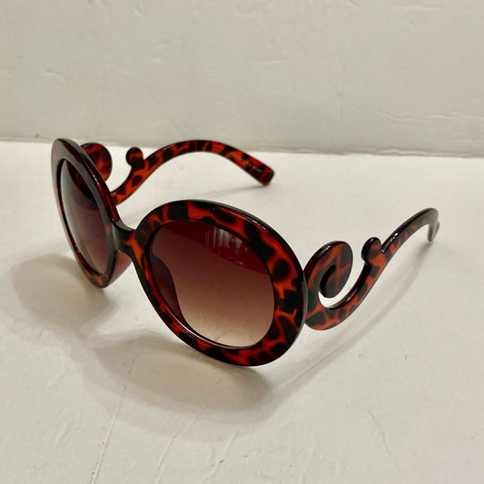 Elegant, Fashionable Leopard Brown Round Sunglasses