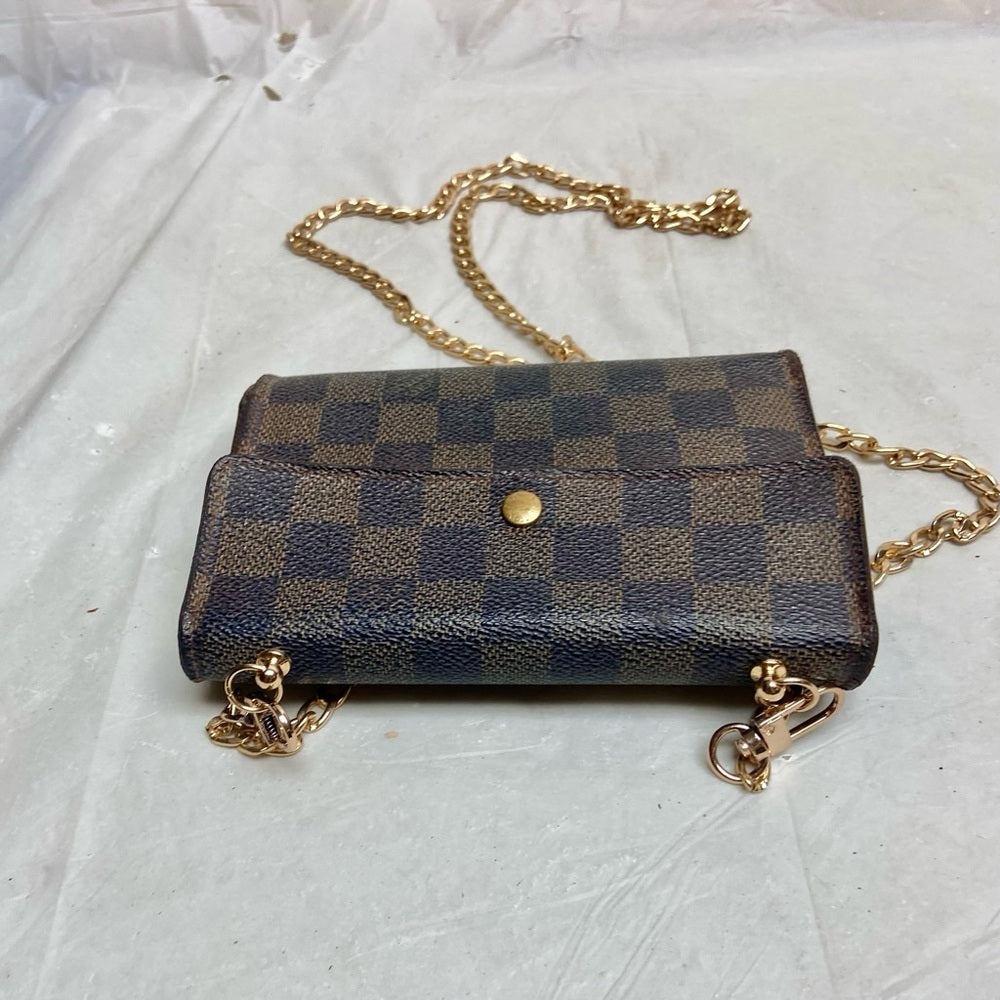 Louis Vuitton, Damier Ebene Passport Wallet -Crossbody (SP0024)
