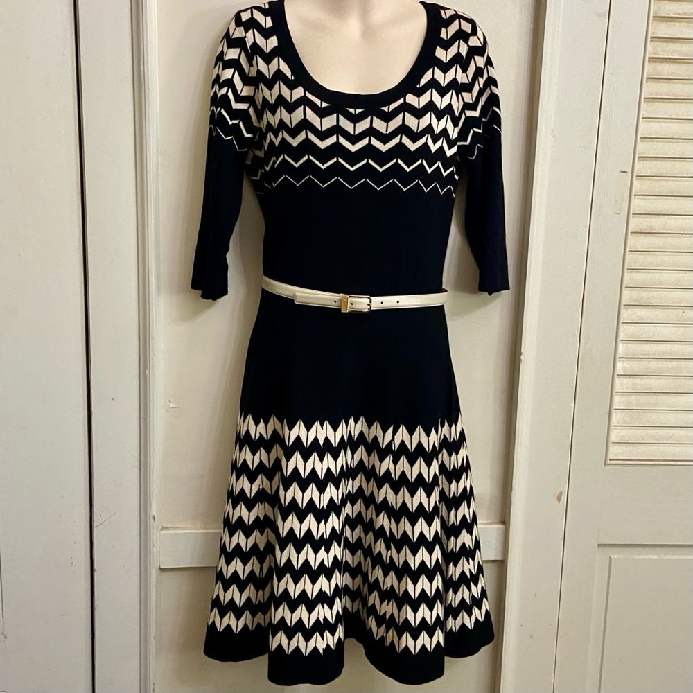 Danny and Nicole Black and Beige Chevron Sweater Dress Size Medium