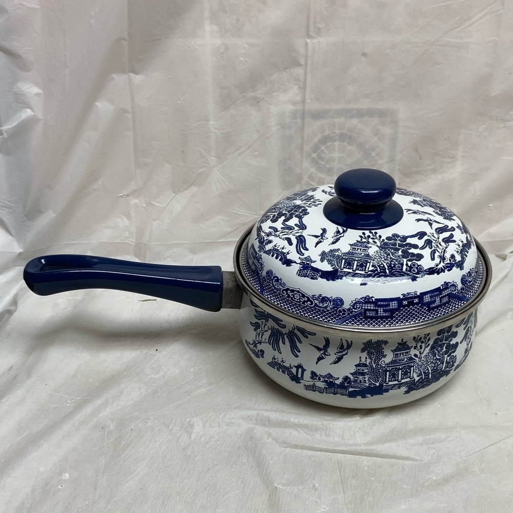 Heritage Mint, Blue Willow, Enamelware Cookware -Covered Sauce Pan (2Quarts)