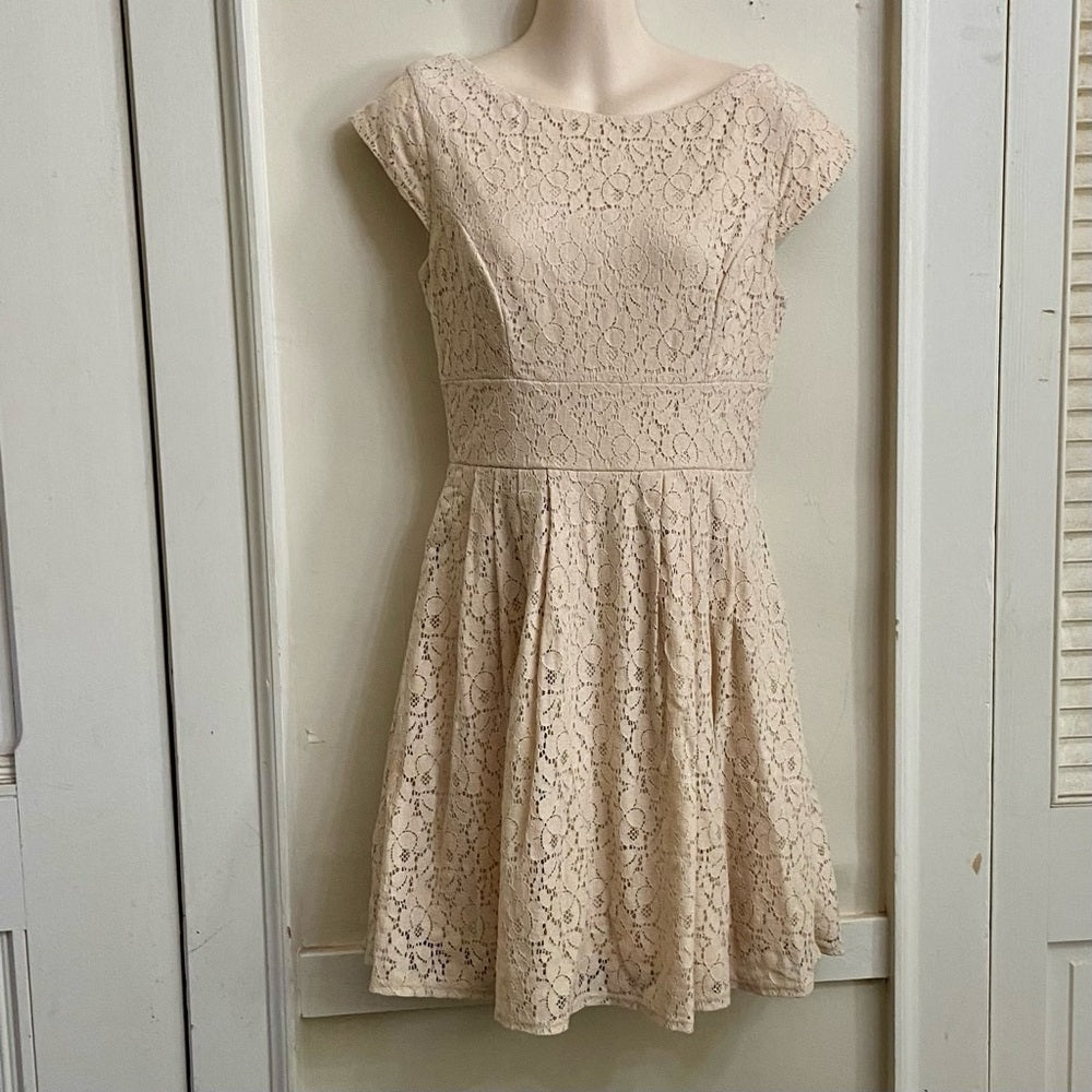 B. Darlin Beige Lace Lined Dress (Size 5-6)