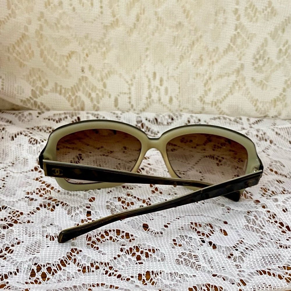 Chanel 5143 Sunglasses with Original Case