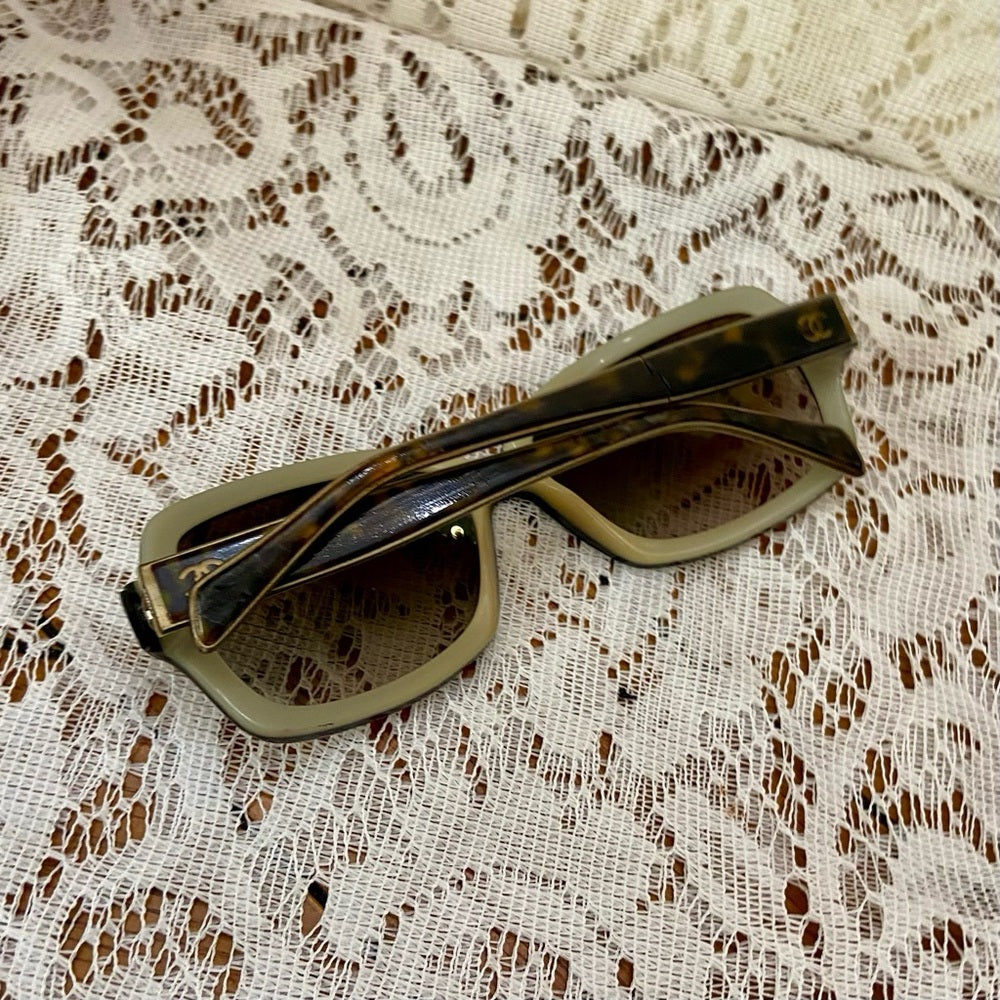 Chanel 5143 Sunglasses with Original Case