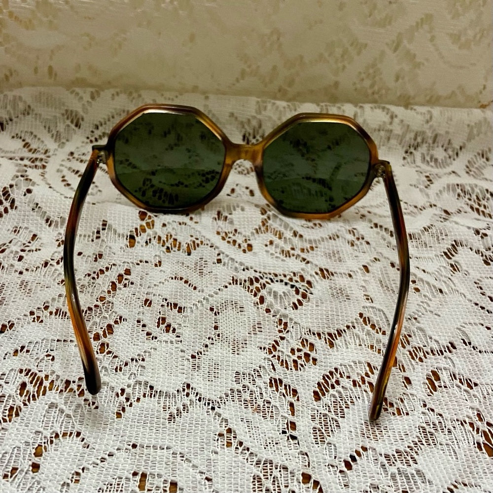Vintage, Bausch & Lomb Canada Brown Tortoise Sunglasses