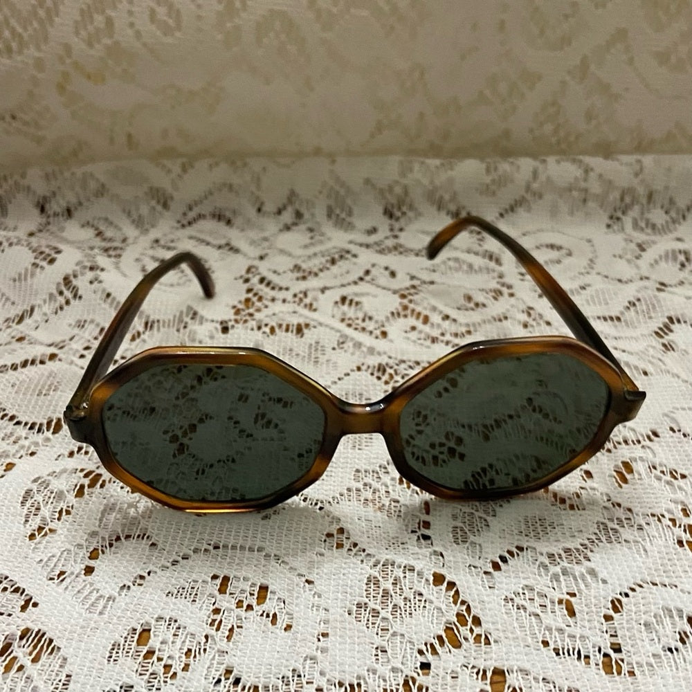 Vintage, Bausch & Lomb Canada Brown Tortoise Sunglasses