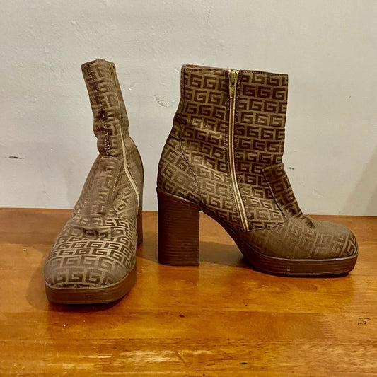 Rouge Helium Brown  G Canvass Boots Size 9