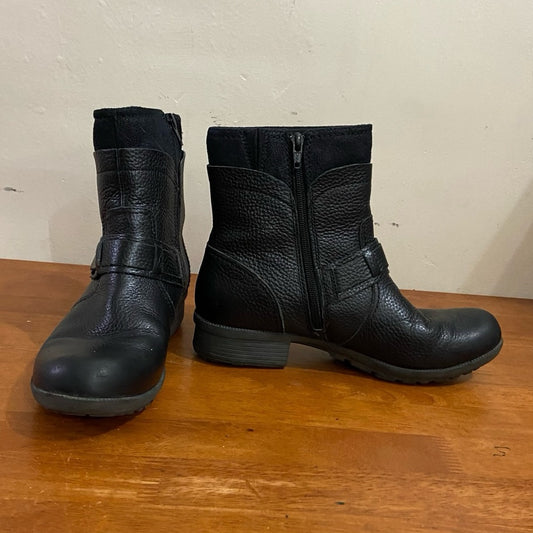 Clarks Collection Black Leather Boots Size 9