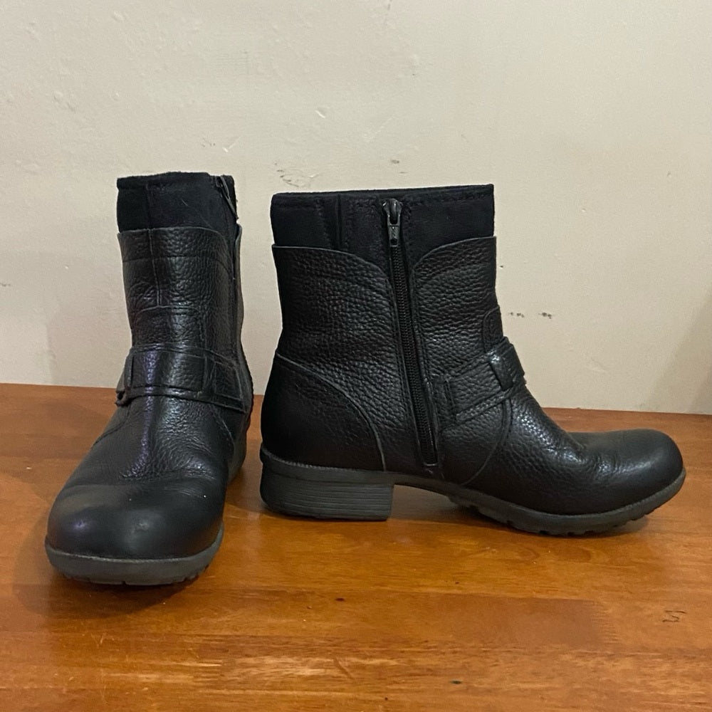 Clarks Collection Black Leather Boots Size 9