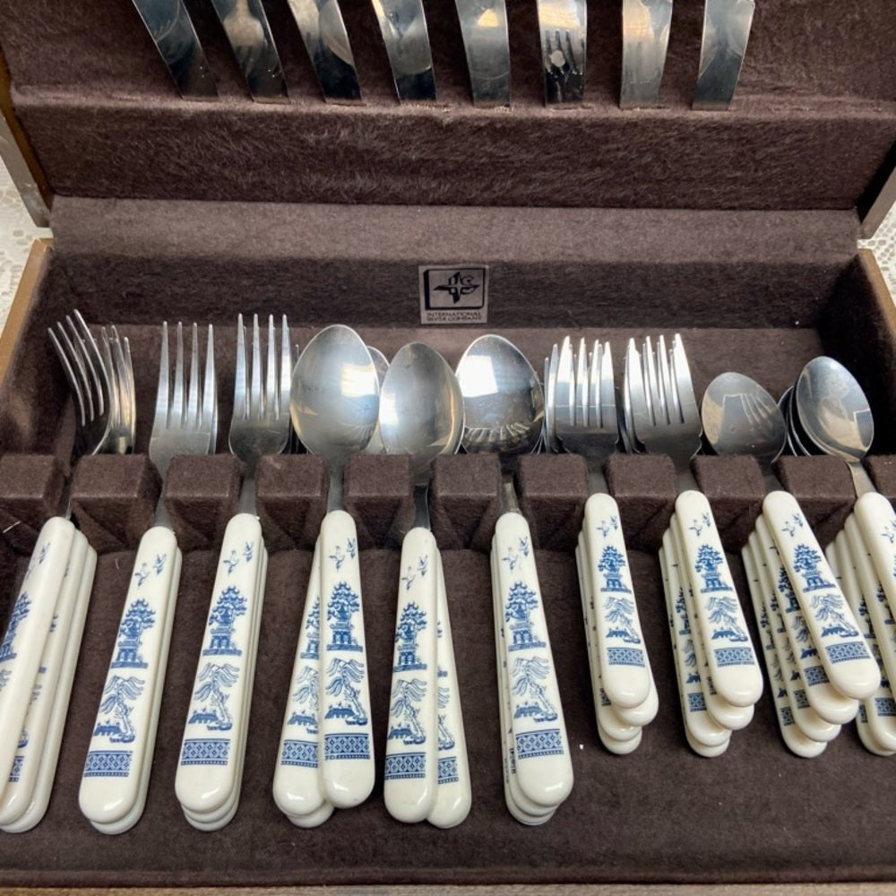 Vintage, 40-pc Blue Willow Flatware, Service for 8 with Wooden Box
