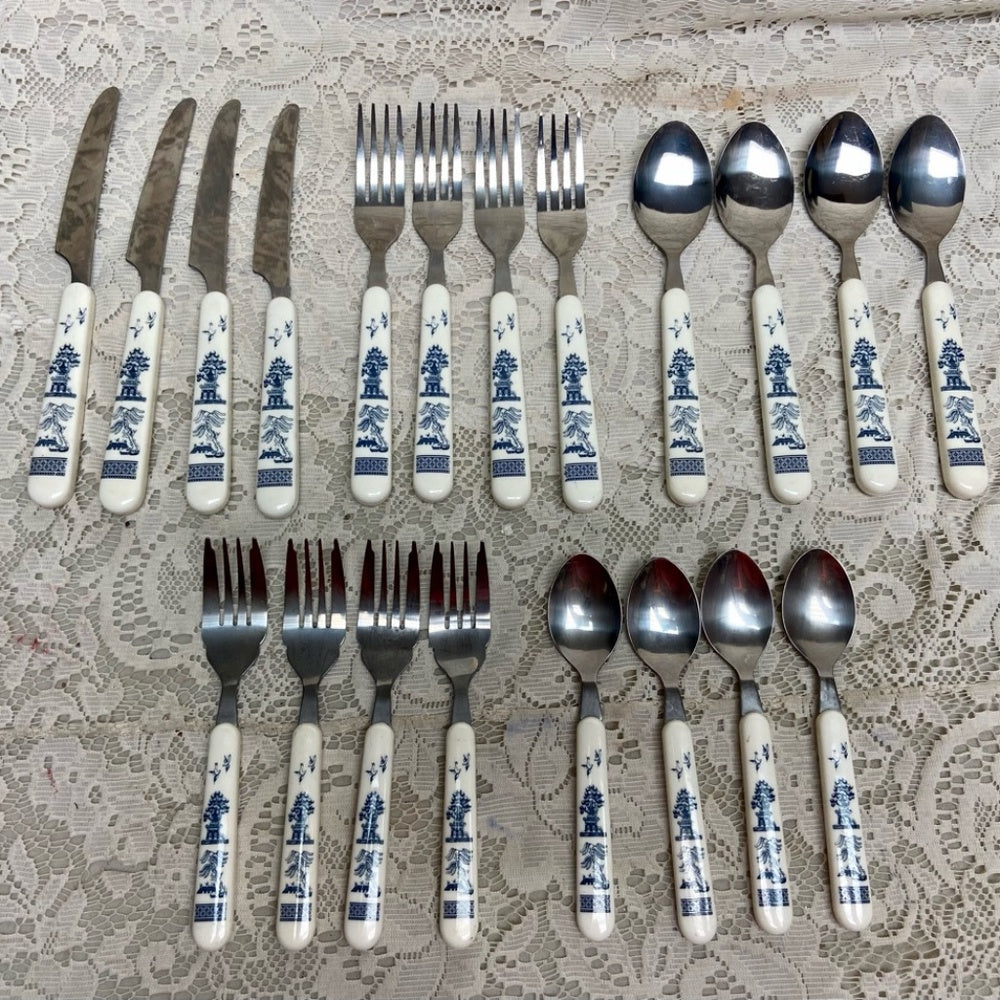 Vintage, 40-pc Blue Willow Flatware, Service for 8 with Wooden Box