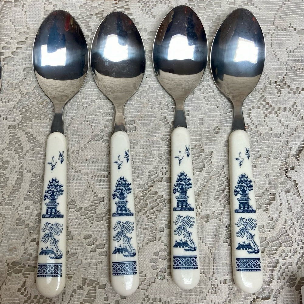 Vintage, 40-pc Blue Willow Flatware, Service for 8 with Wooden Box