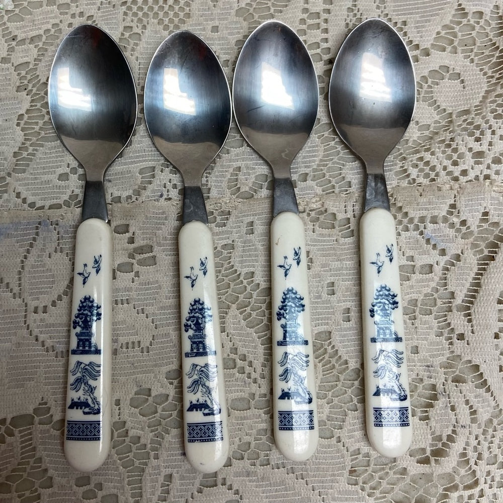 Vintage, 40-pc Blue Willow Flatware, Service for 8 with Wooden Box