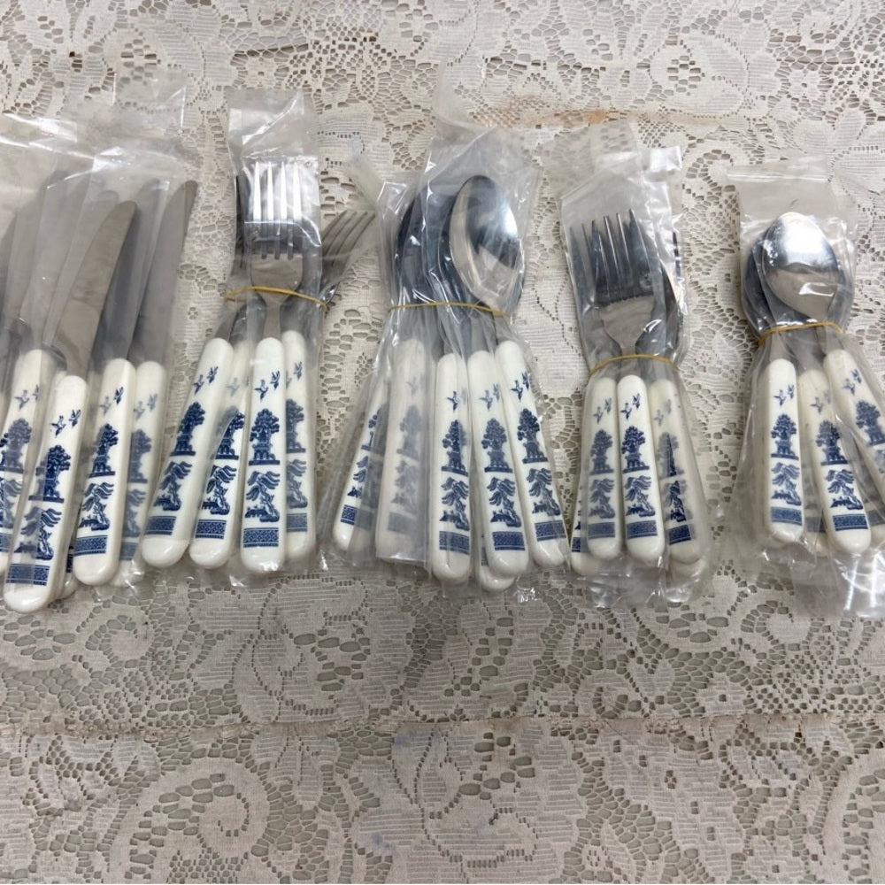 Vintage, 40-pc Blue Willow Flatware, Service for 8 with Wooden Box
