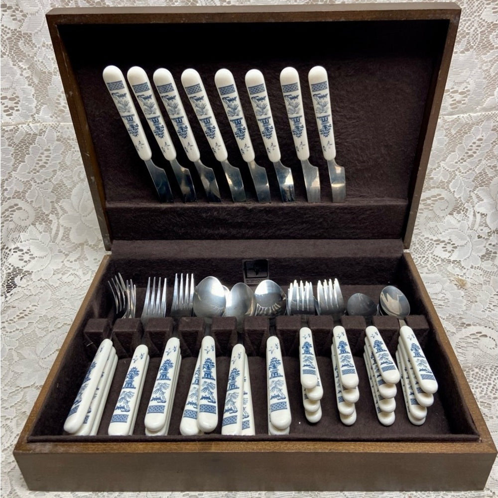 Vintage, 40-pc Blue Willow Flatware, Service for 8 with Wooden Box
