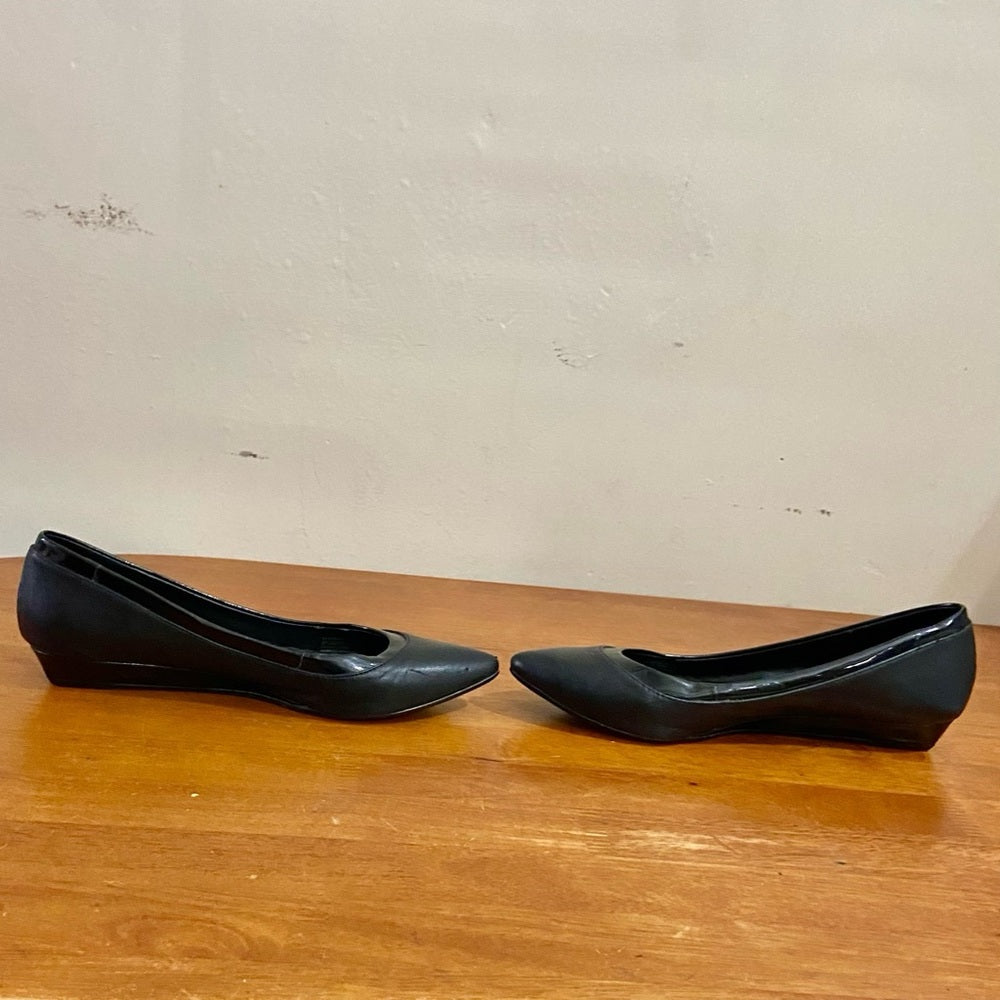 BCBG Generation Black  Leather Shoes Size 8.5 M