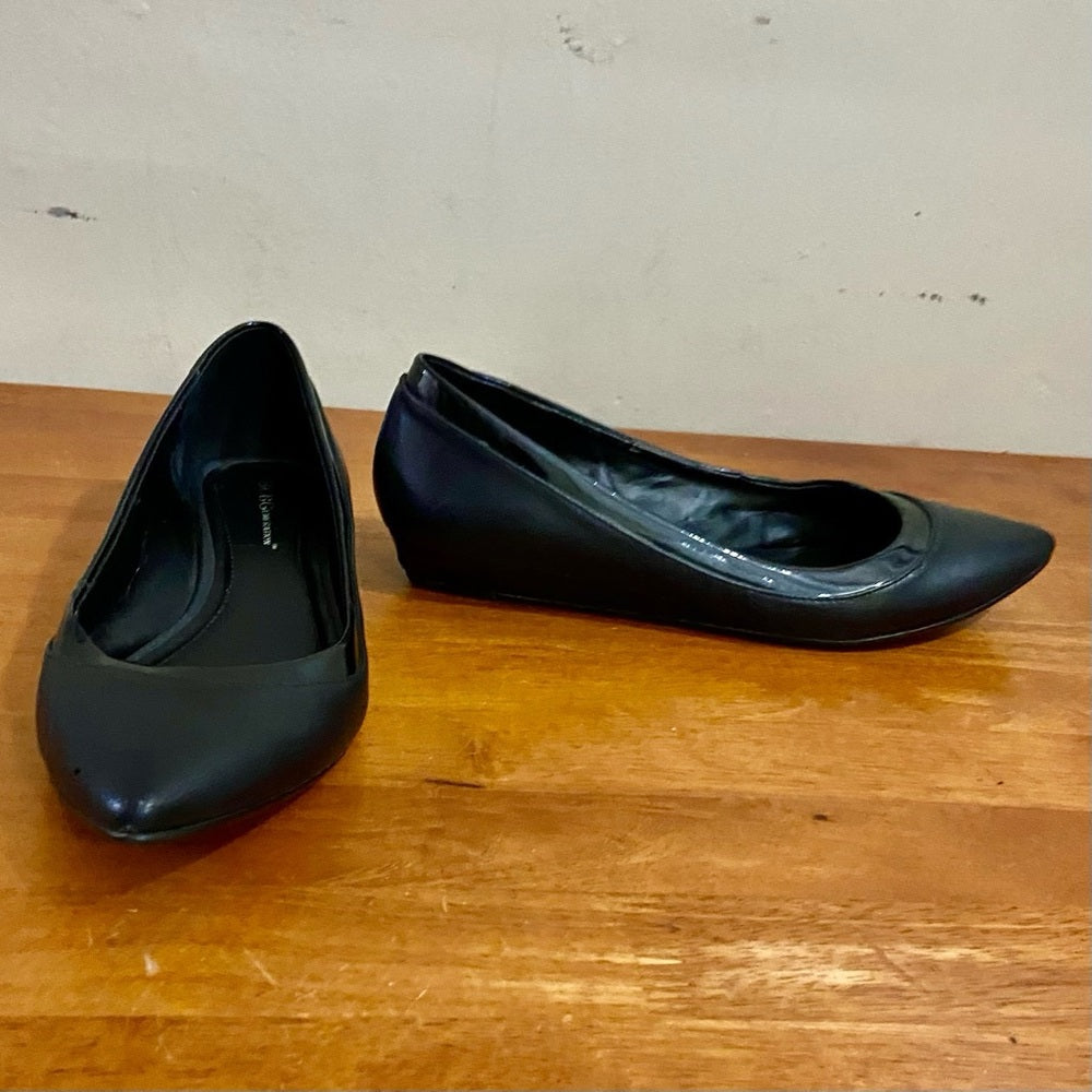 BCBG Generation Black  Leather Shoes Size 8.5 M