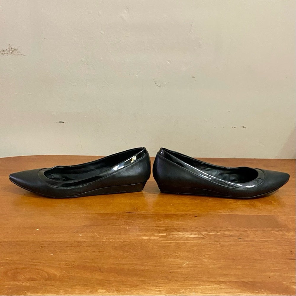 BCBG Generation Black  Leather Shoes Size 8.5 M