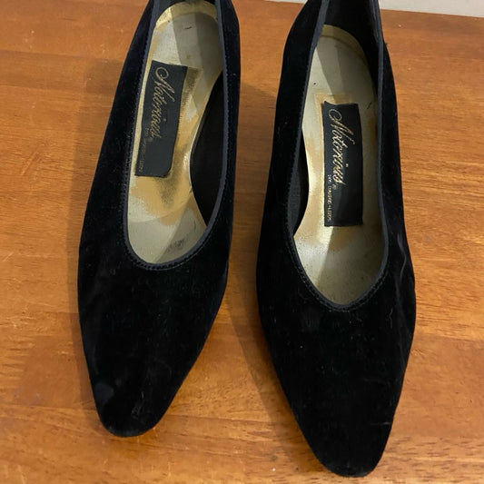 Notorious Black Velvet  High Heel Shoes Size 8