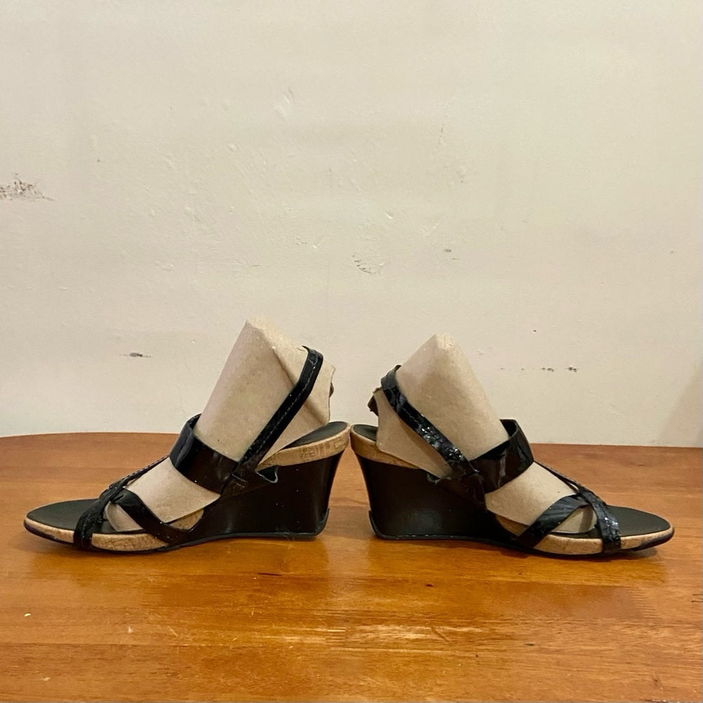 Kenneth Cole Reaction WedgeHeeled Sandals Size 8