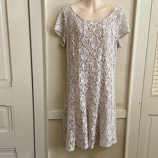 Perceptions White Eyelet-Lace, Beige Lined Dress Size XL
