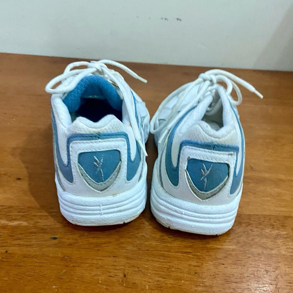 Reebok White and Blue Rubber Sneakers Size 8