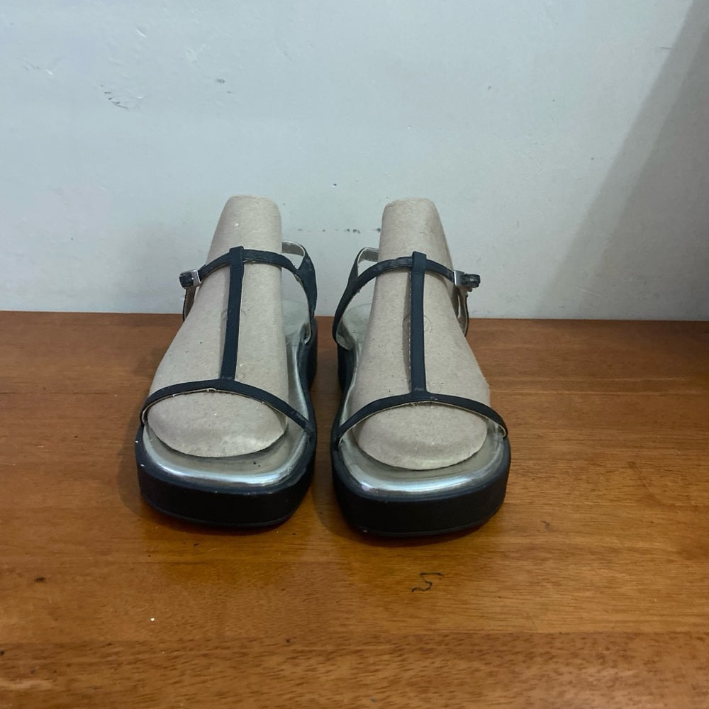 Chinese Laundry Black and Silverer Platf Sandals Size 8