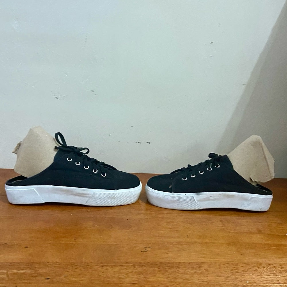 No Boundaries Black and White Slip-on Rubber Sneakers -Sandals Size 8