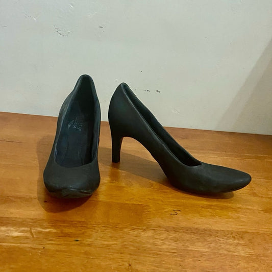AEROSOLES  Dark Gray Suede Leather High Heel Shoes Size 8