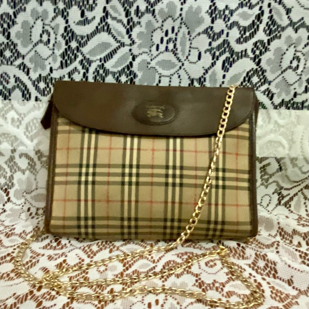 Vintage Burberry Nova Check Pouch Crossbody Bag 9.5in x 7in x 2.5in