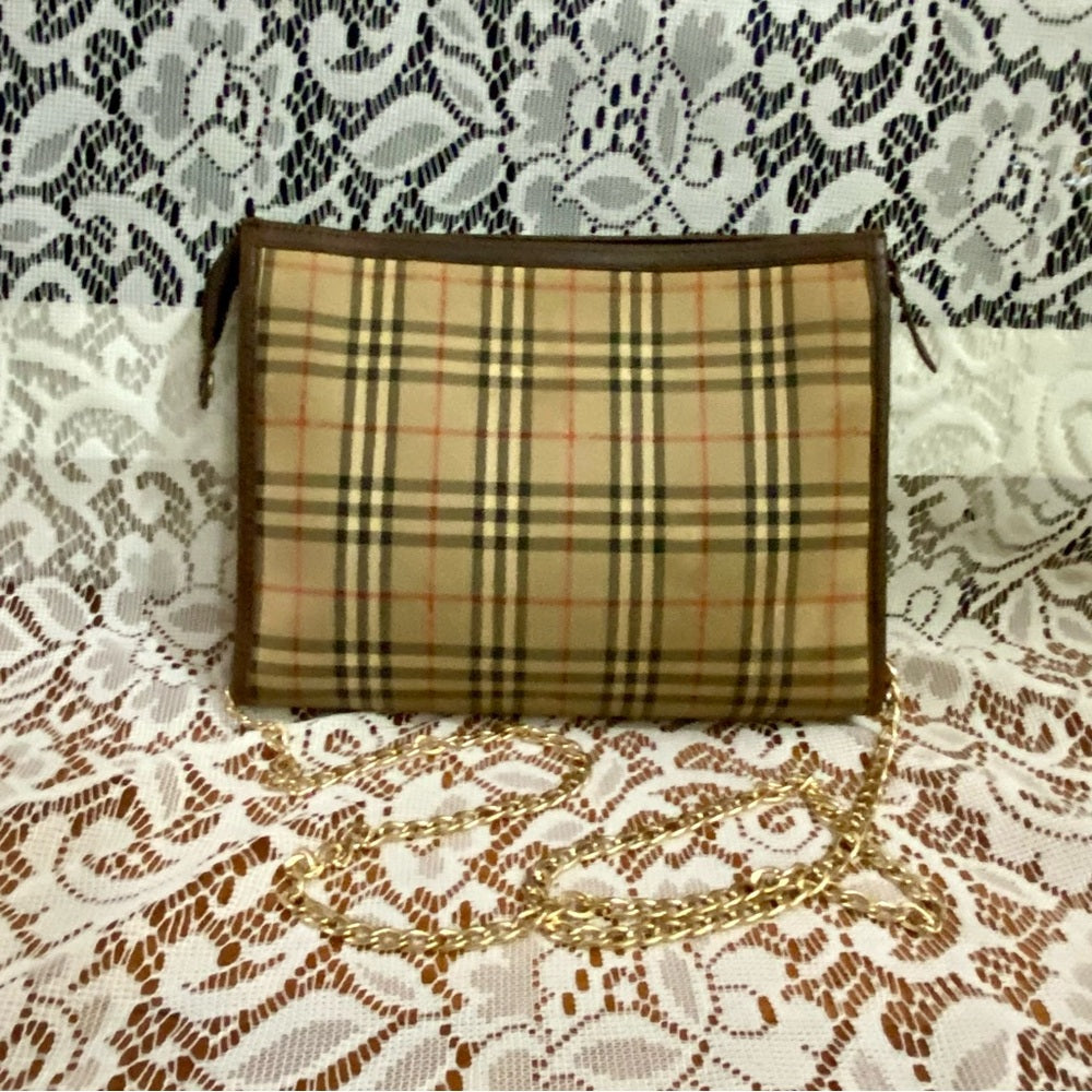 Vintage Burberry Nova Check Pouch Crossbody Bag 9.5in x 7in x 2.5in