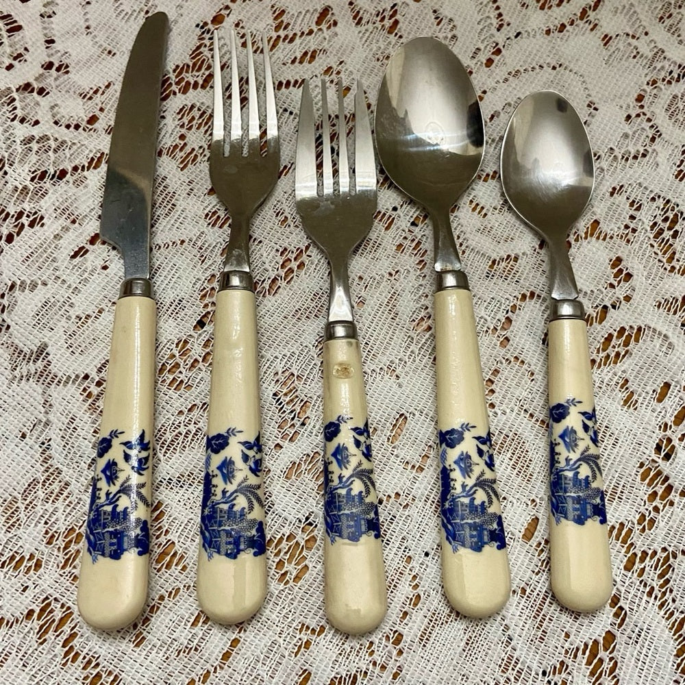 Vintage, 5 pc Blue Willow Flatware