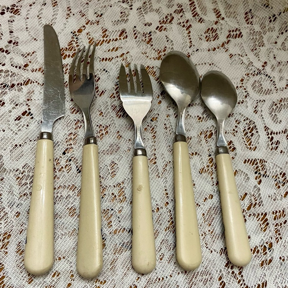 Vintage, 5 pc Blue Willow Flatware