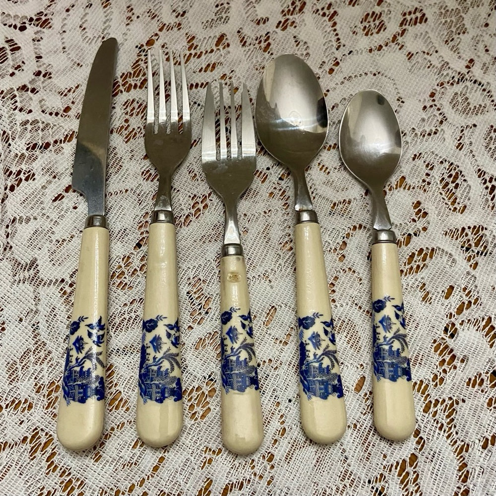 Vintage, 5 pc Blue Willow Flatware