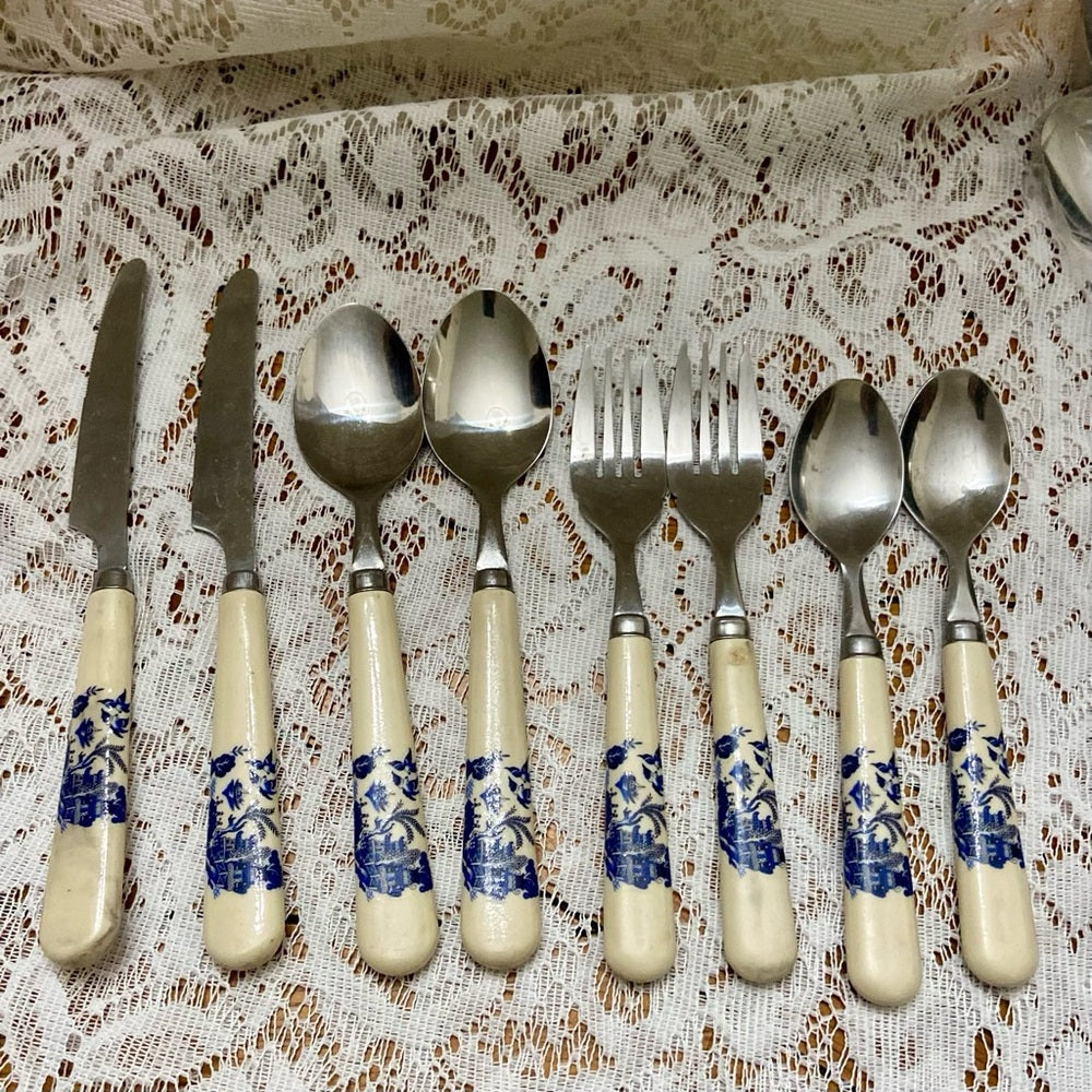 Vintage, 8 pc Blue Willow Flatware