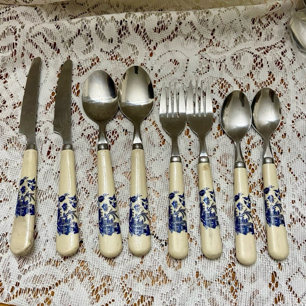 Vintage, 8 pc Blue Willow Flatware