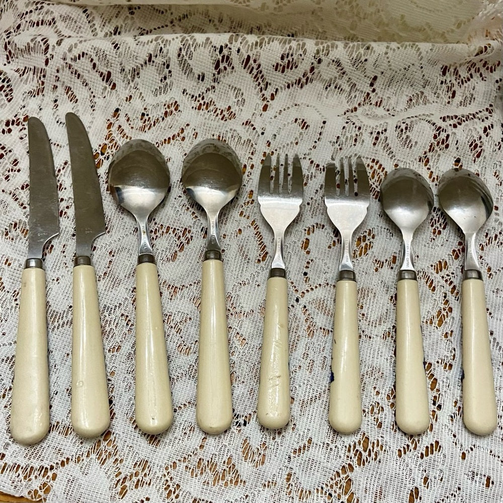 Vintage, 8 pc Blue Willow Flatware