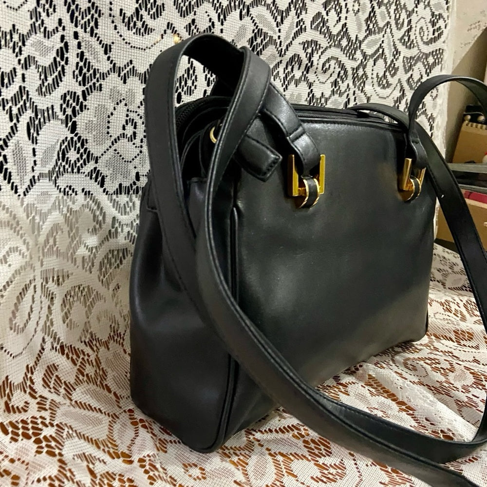 Vintage Black Cowhide Leather Shoulder-Crossbody Bag 11in x 9in in x 3in