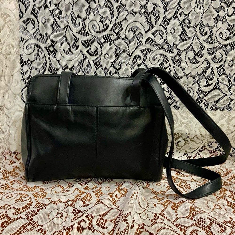 Vintage Black Cowhide Leather Shoulder-Crossbody Bag 11in x 9in in x 3in