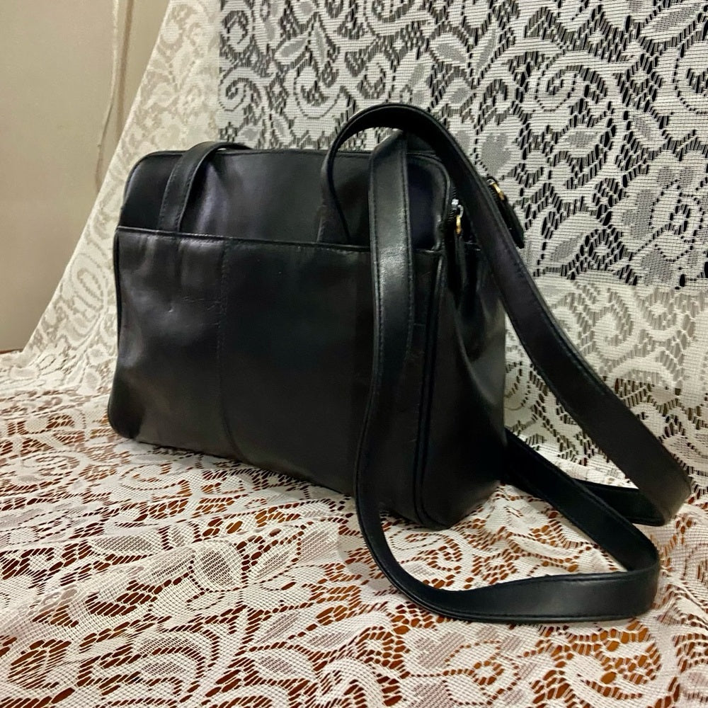 Vintage Black Cowhide Leather Shoulder-Crossbody Bag 11in x 9in in x 3in