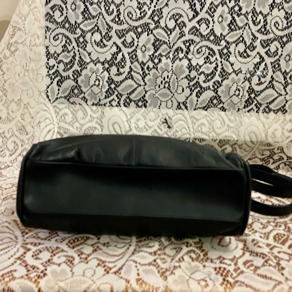 Vintage Black Cowhide Leather Shoulder-Crossbody Bag 11in x 9in in x 3in