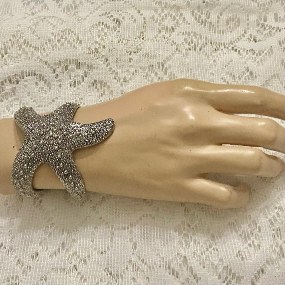 Lot of 2 Vintage Chunky Silver Tone Starfish Cuff and Hinged Bangles