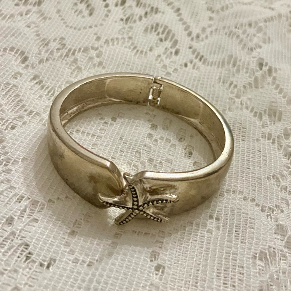 Lot of 2 Vintage Chunky Silver Tone Starfish Cuff and Hinged Bangles