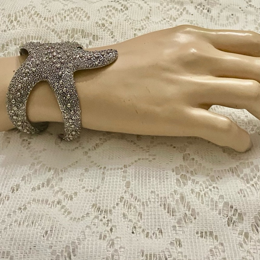 Lot of 2 Vintage Chunky Silver Tone Starfish Cuff and Hinged Bangles