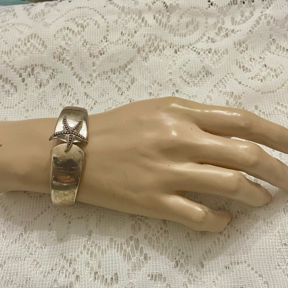 Lot of 2 Vintage Chunky Silver Tone Starfish Cuff and Hinged Bangles