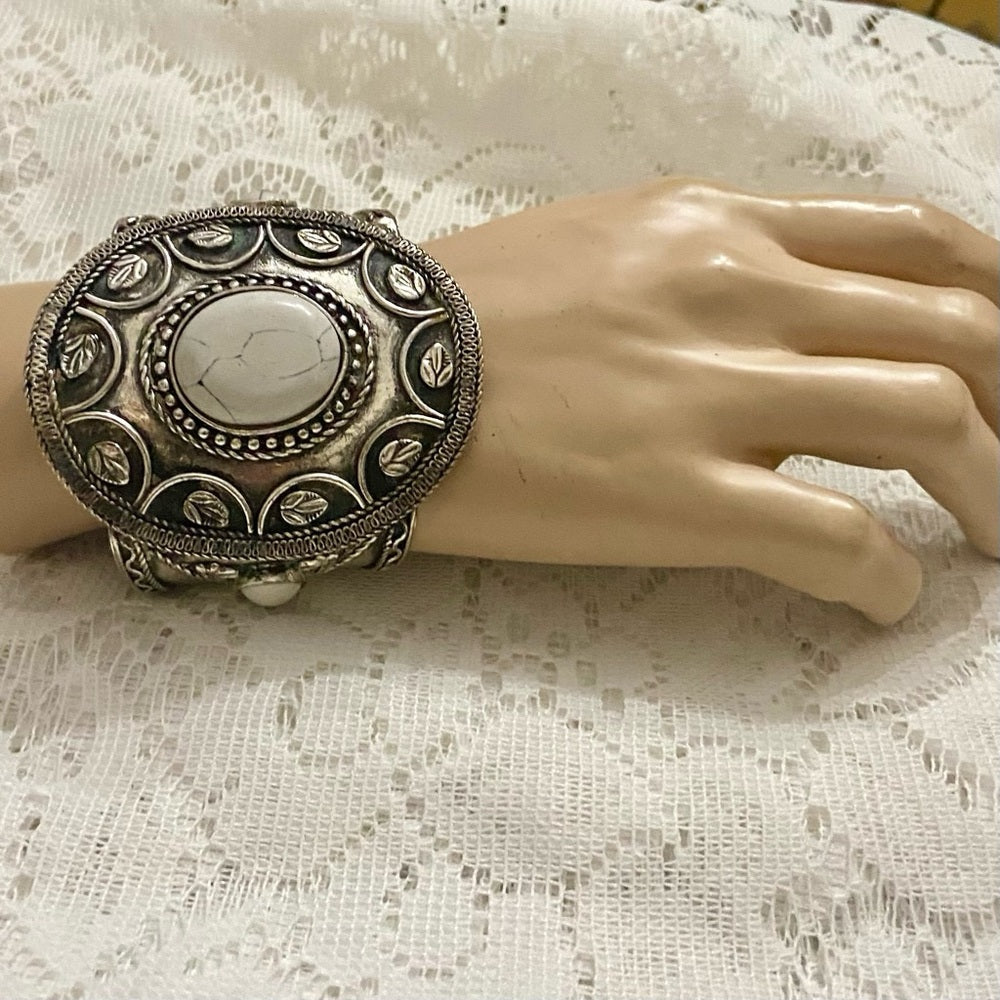 Lot of 2 Vintage, Chunky, Silver Tone Cuff Bangles